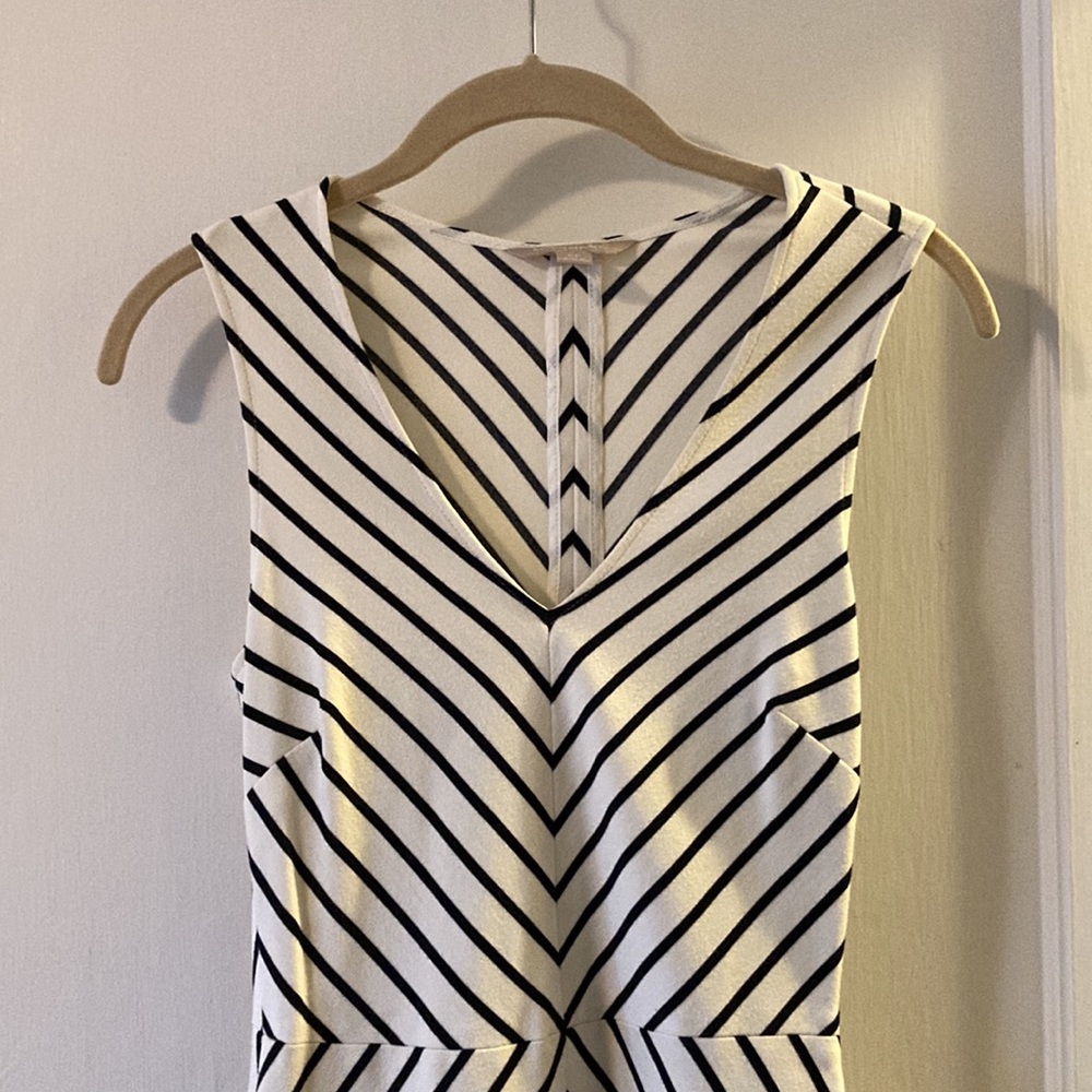 Banana Republic Black and White Chevron Dress - Picture 2 of 8